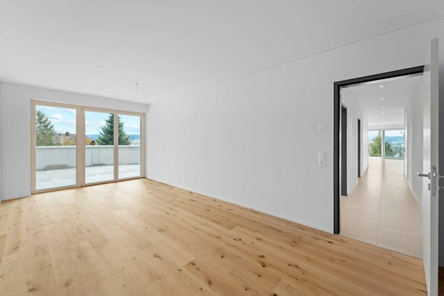 Luxury Apartments in a Quiet Single-Family Home Neighborhood - Photo 6 of 10