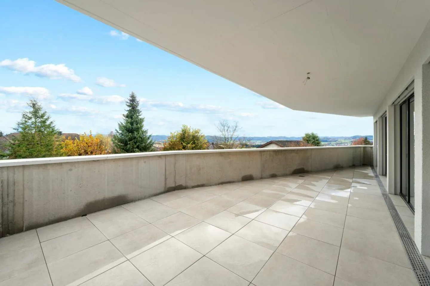 Luxury Apartments in a Quiet Single-Family Home Neighborhood - Photo 9 of 10