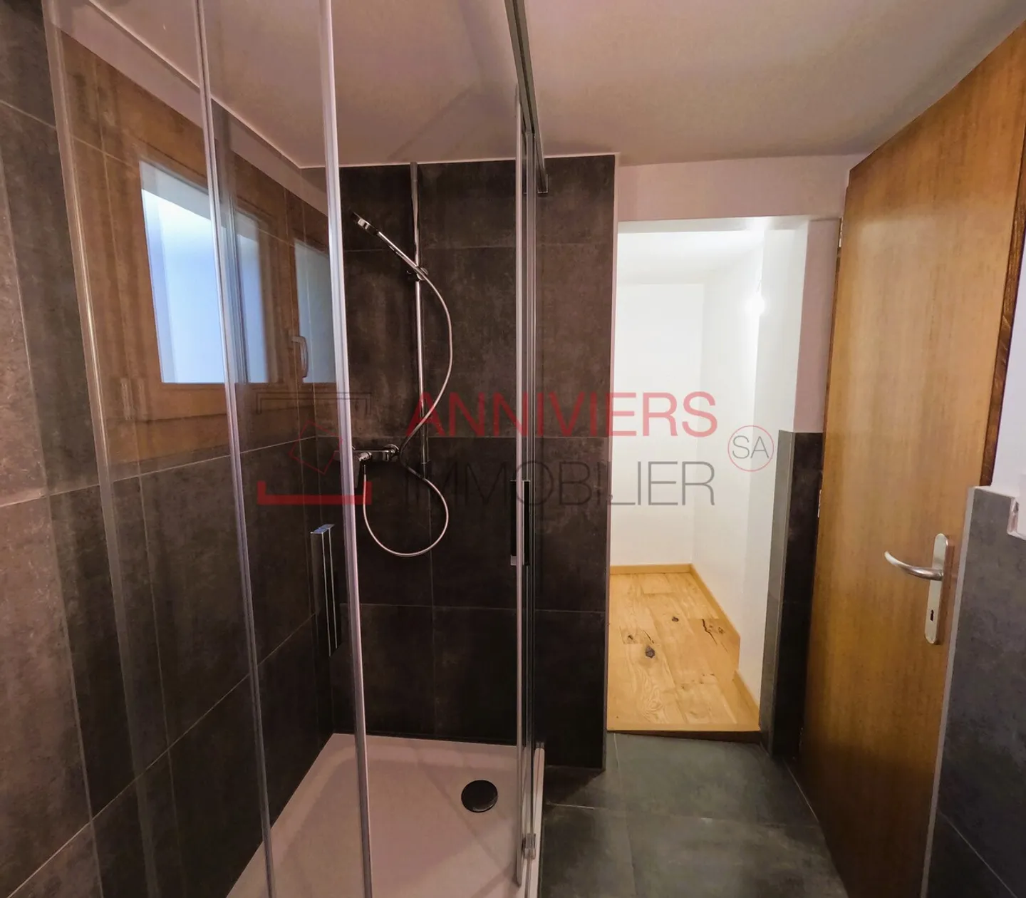 Charmant appartement de 3.5 pces entièrement rénové au cœur de Vissoie - Photo 12 sur 26