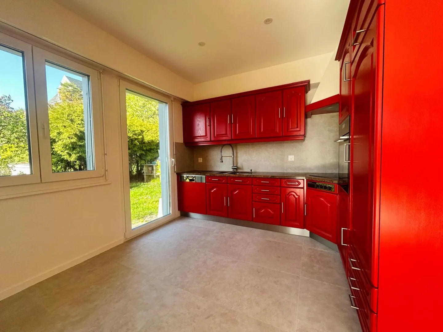 Appartement lumineux 4.5 pièces avec jardin - Photo 1 sur 9