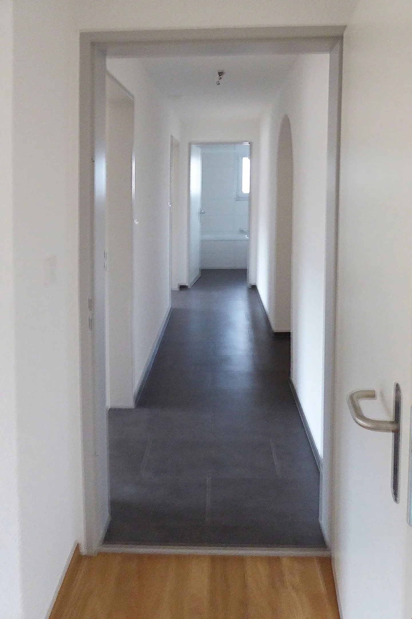 Affittiamo un appartamento 4½ locali quasi nuovo in una posizione bellissima e tranquilla - Foto 12 di 20