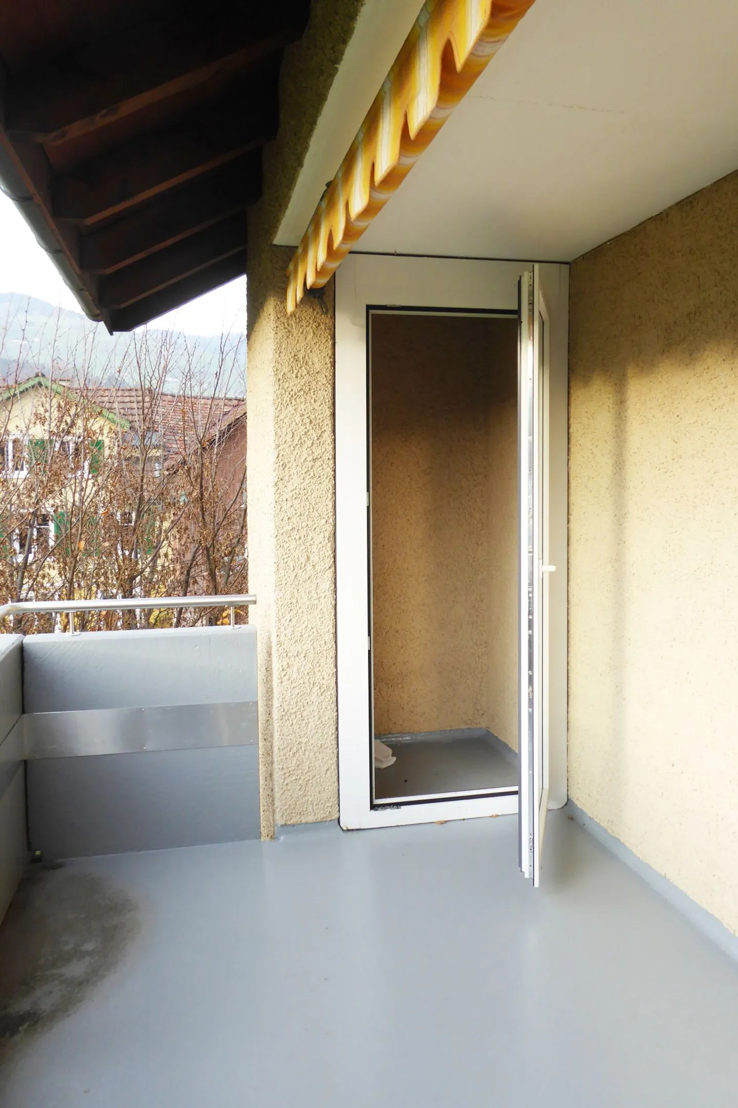 Affittiamo un appartamento 4½ locali quasi nuovo in una posizione bellissima e tranquilla - Foto 17 di 20