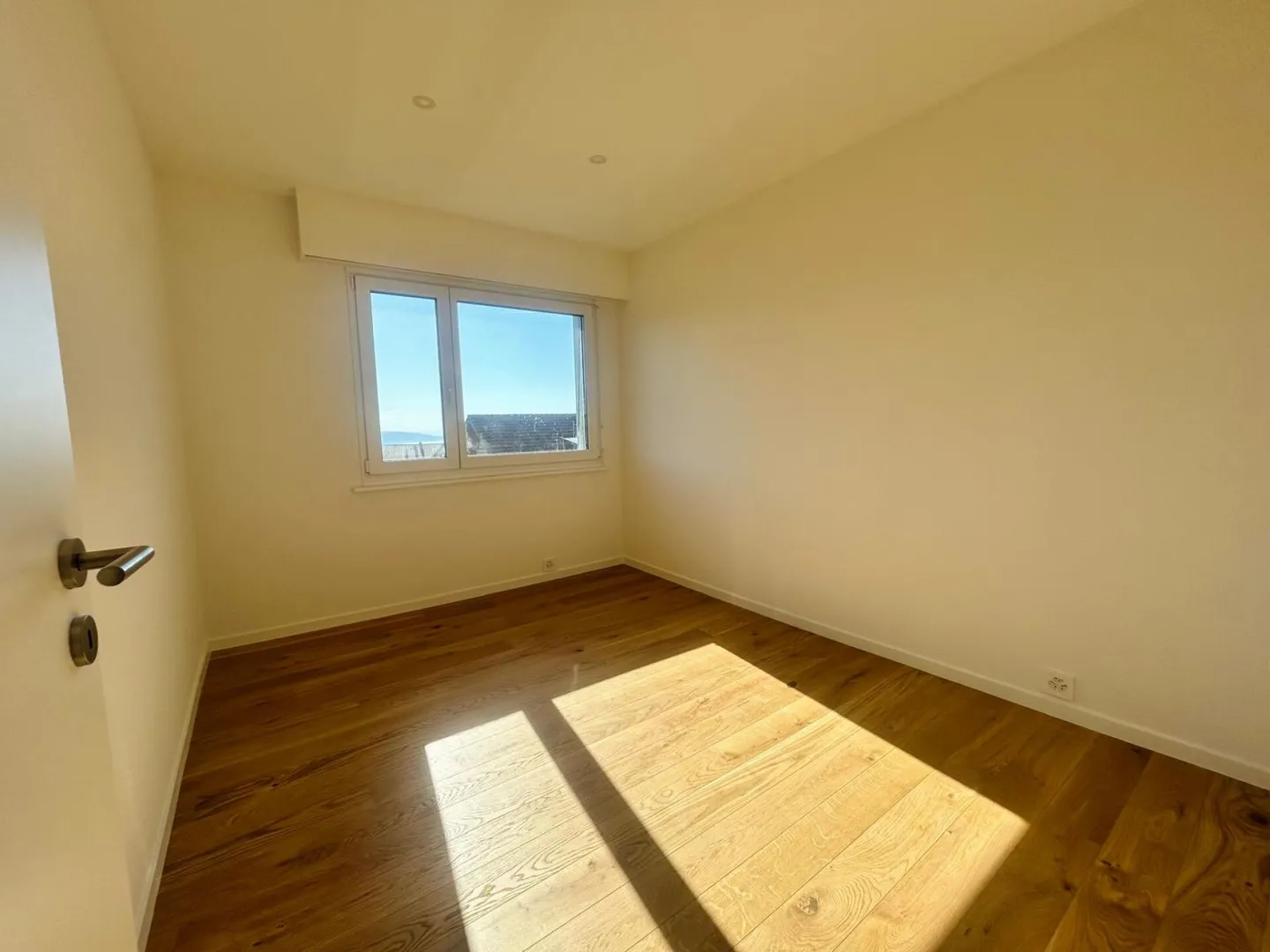 Appartement lumineux 4.5 pièces avec jardin - Photo 6 sur 9