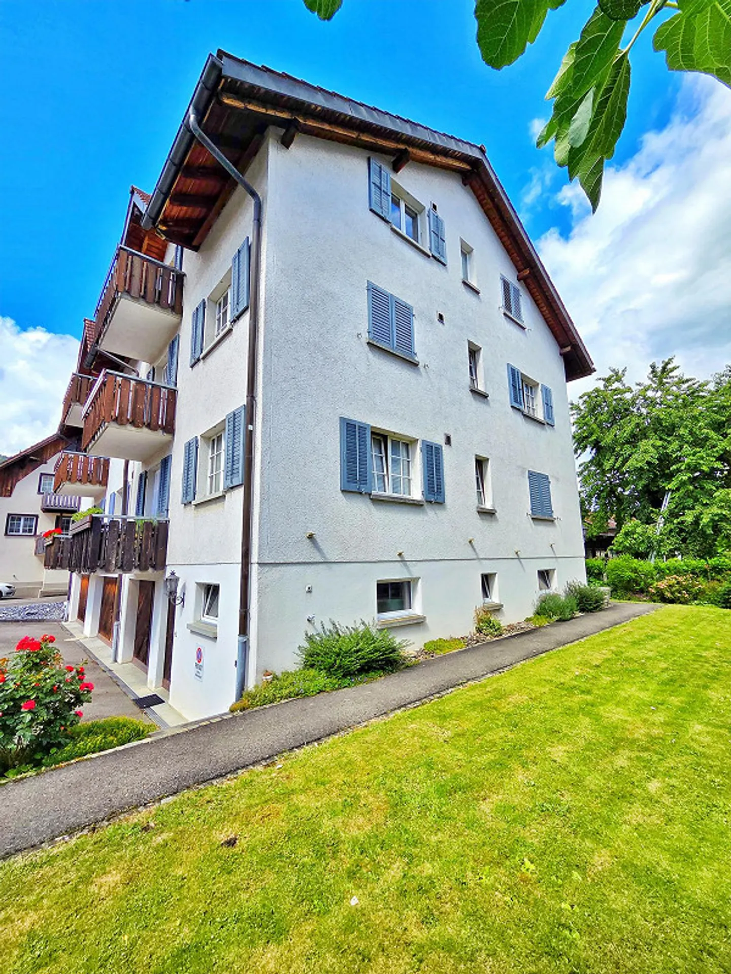 Renovierte Wohnung mit Parkplatz - Foto 1 von 8