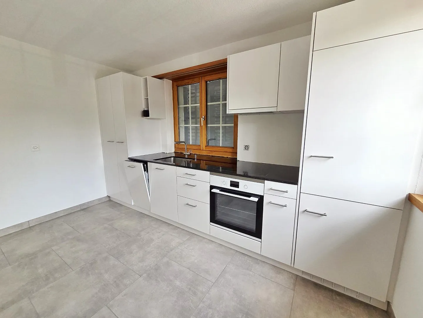 Renovierte Wohnung mit Parkplatz - Foto 3 von 8