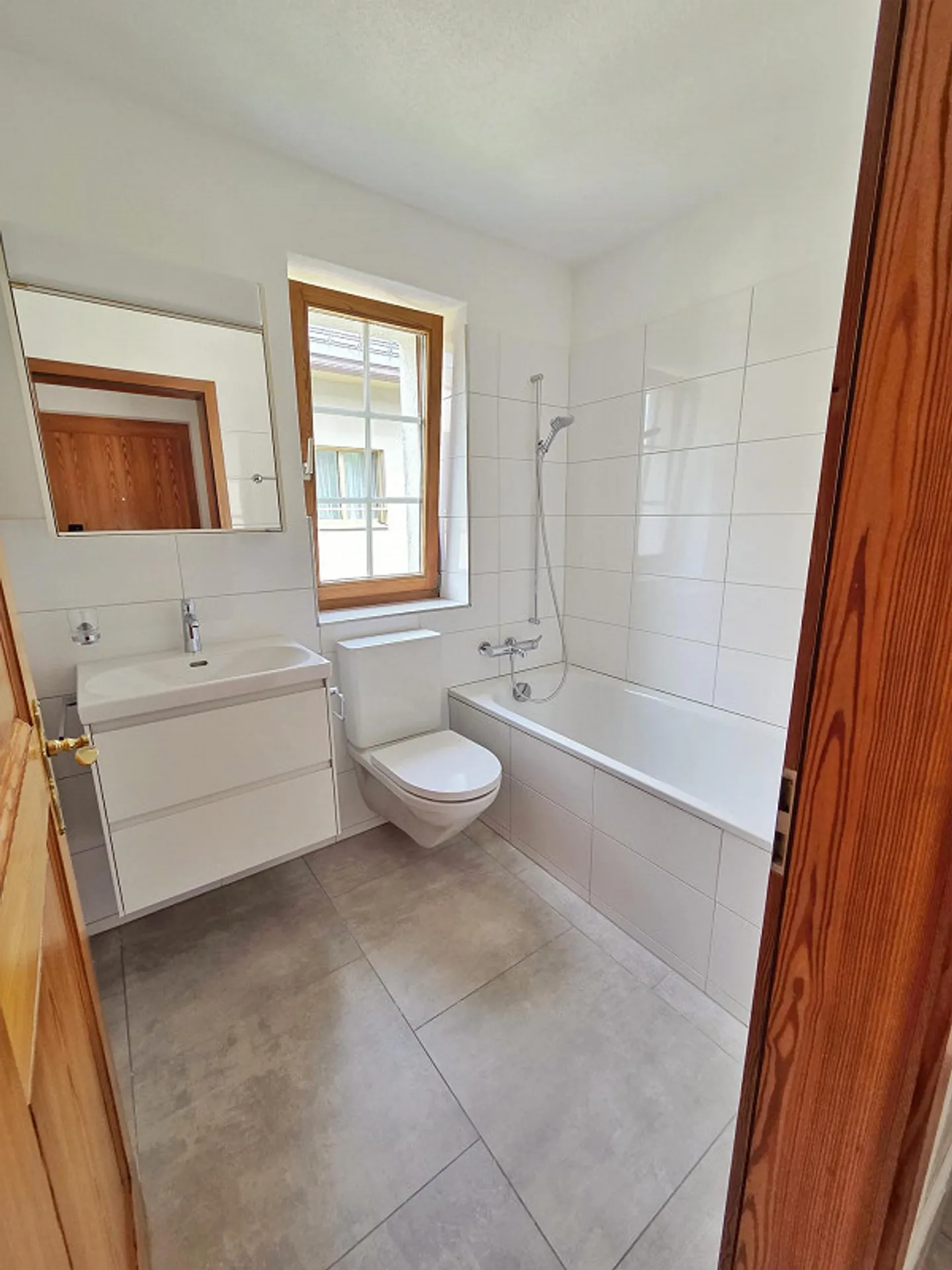 Renovierte Wohnung mit Parkplatz - Foto 4 von 8