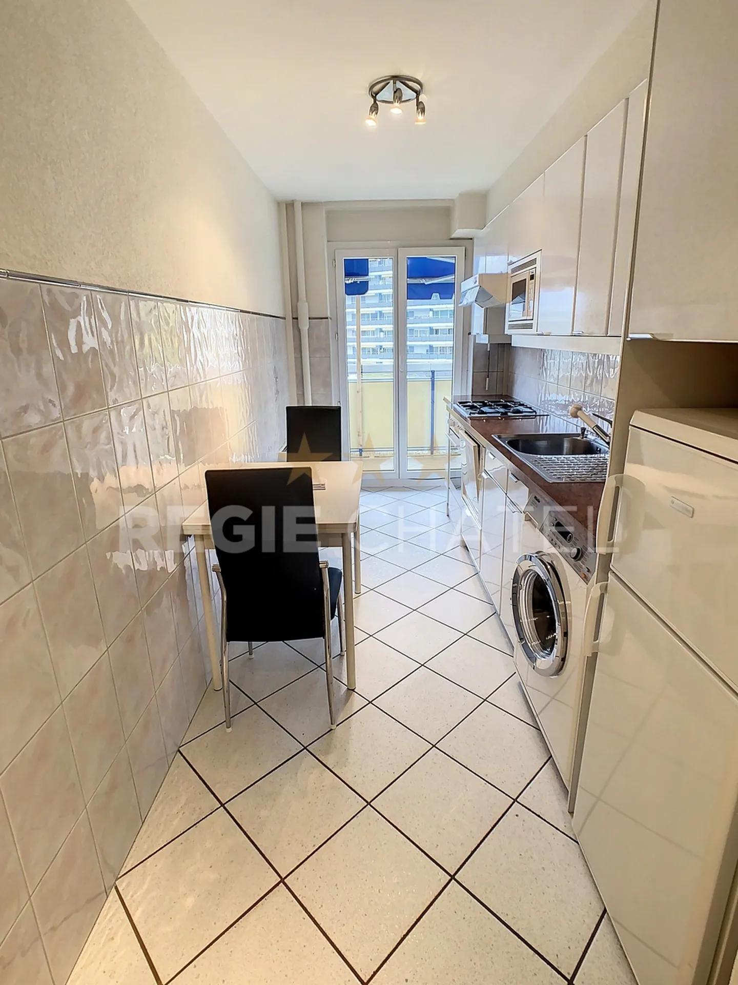 Incantevole appartamento di 2,5 locali parzialmente arredato - Foto 2 di 10