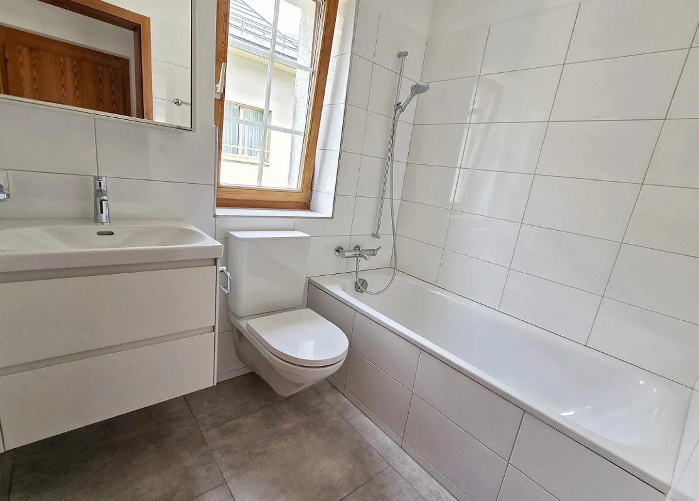 Renovierte Wohnung mit Parkplatz - Foto 7 von 8