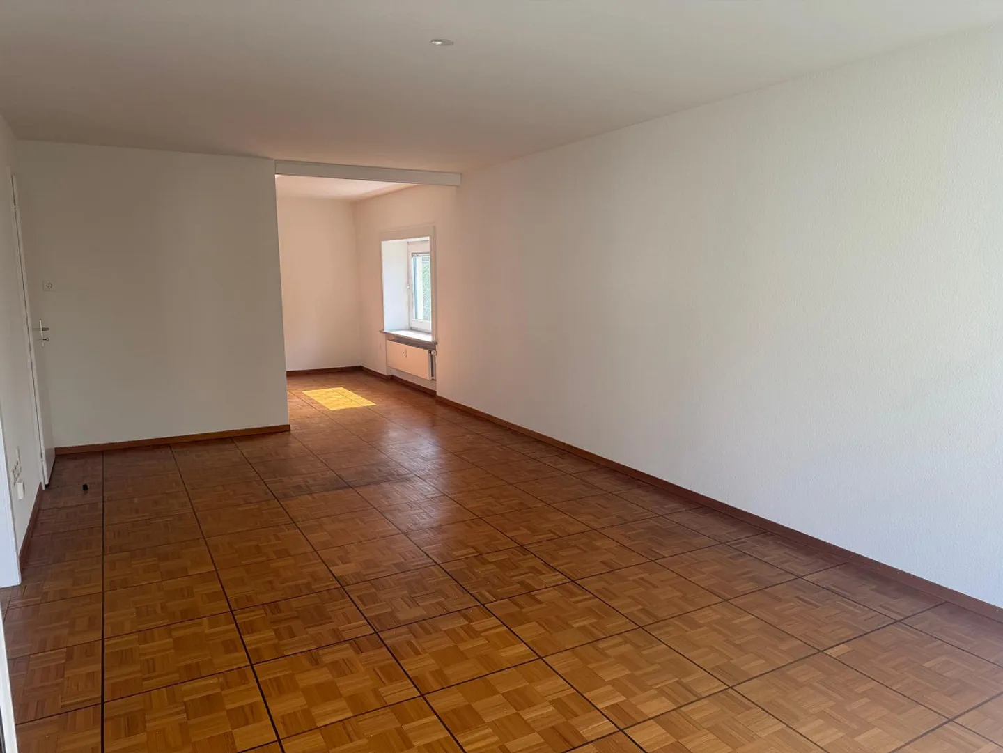 3.5 Room Apartment - Photo 3 of 13