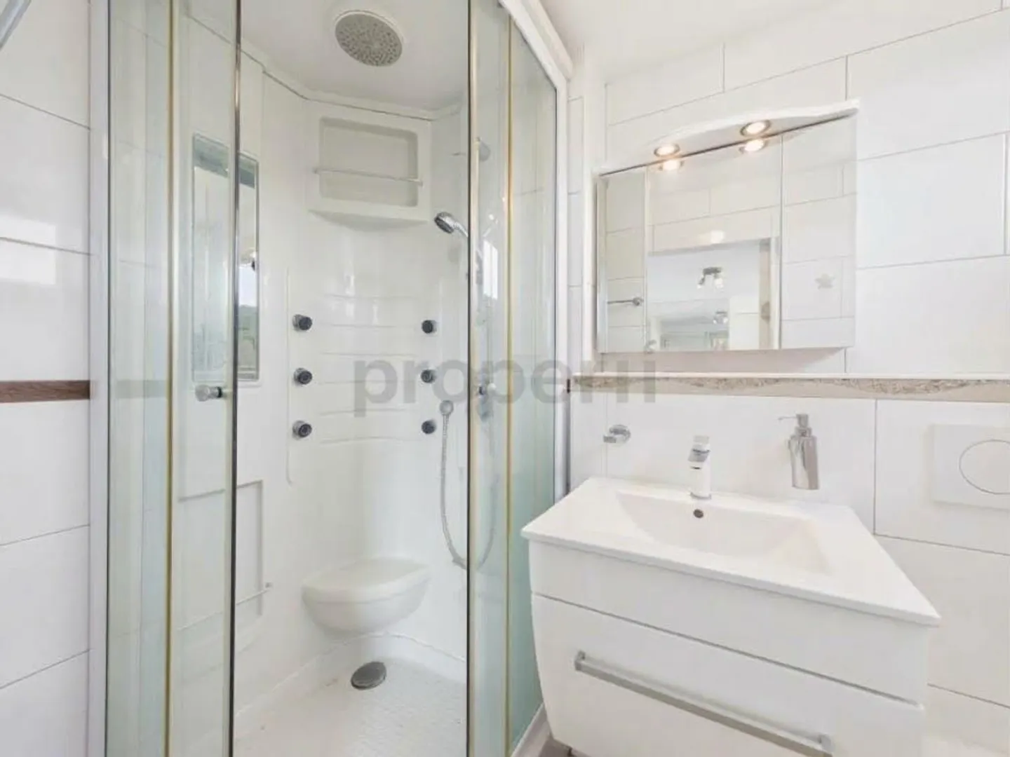 Spacious Garden, Quiet & Family-Friendly Environment, Balcony,... - Photo 9 of 12