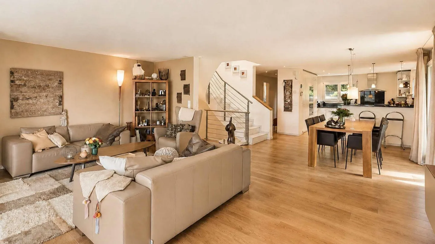FAMILIENTRAUM MIT SEESICHT: 6.5-Zimmer-Einfamilienhaus in Uetikon a... - Photo 5 sur 13