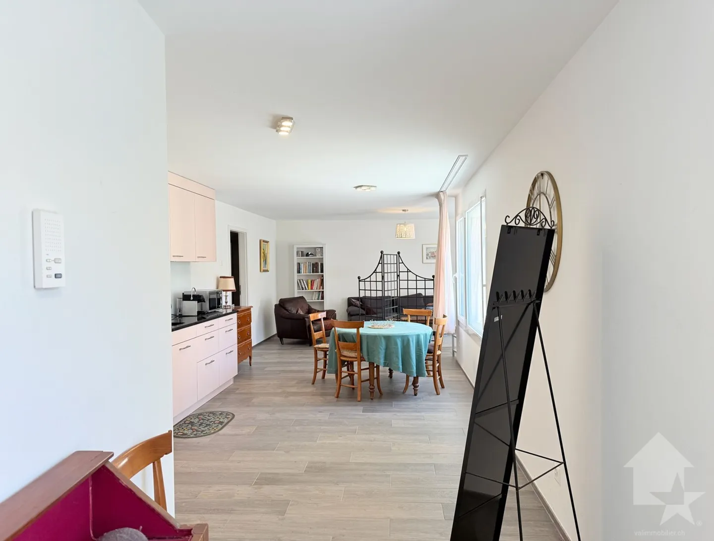 Pretty 2.5 rooms with parking in the city center! - Photo 2 of 20