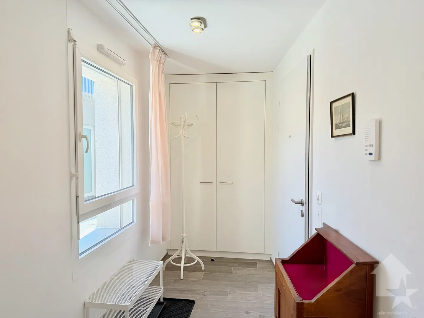 Pretty 2.5 rooms with parking in the city center! - Photo 4 of 20