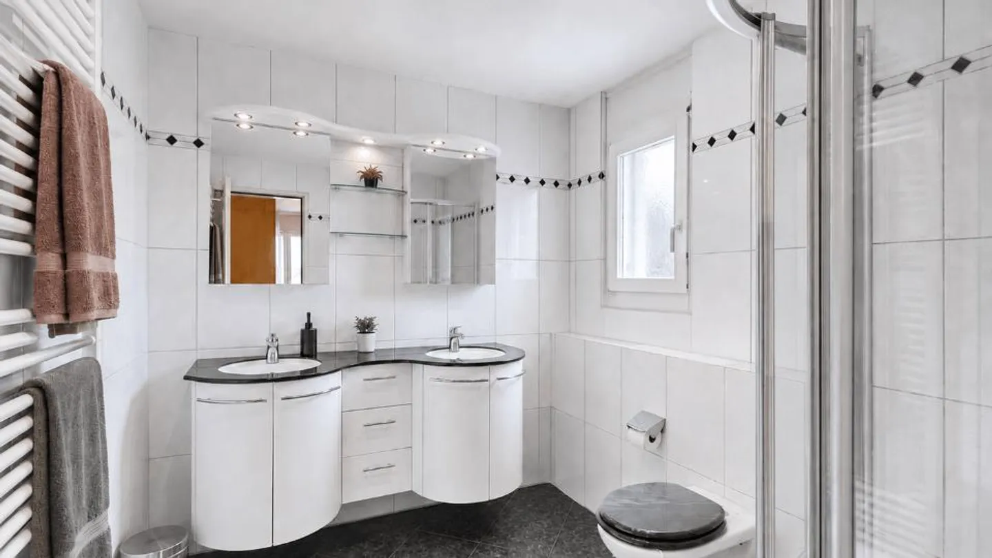 FAMILIENTRAUM MIT SEESICHT: 6.5-Zimmer-Einfamilienhaus in Uetikon a... - Photo 10 sur 13