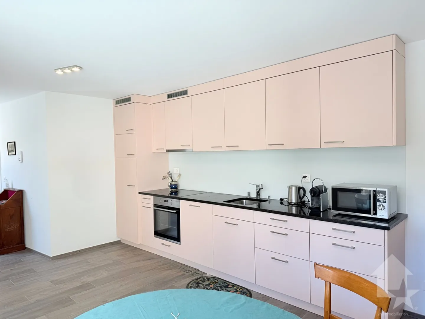 Pretty 2.5 rooms with parking in the city center! - Photo 6 of 20