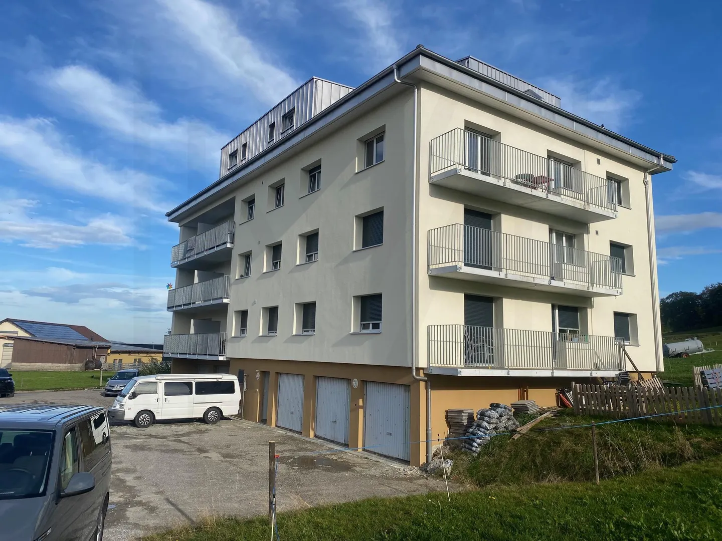 Opportunité d'investissement idéale, appartement de 3,5 pièces au 1er étage - Photo 2 sur 11