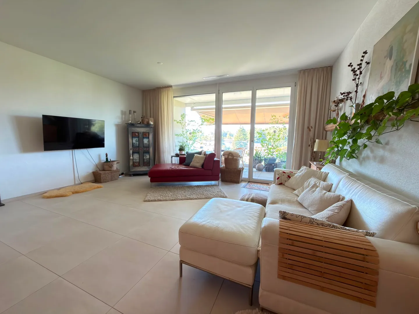 Appartamento moderno con balcone - Foto 5 di 9