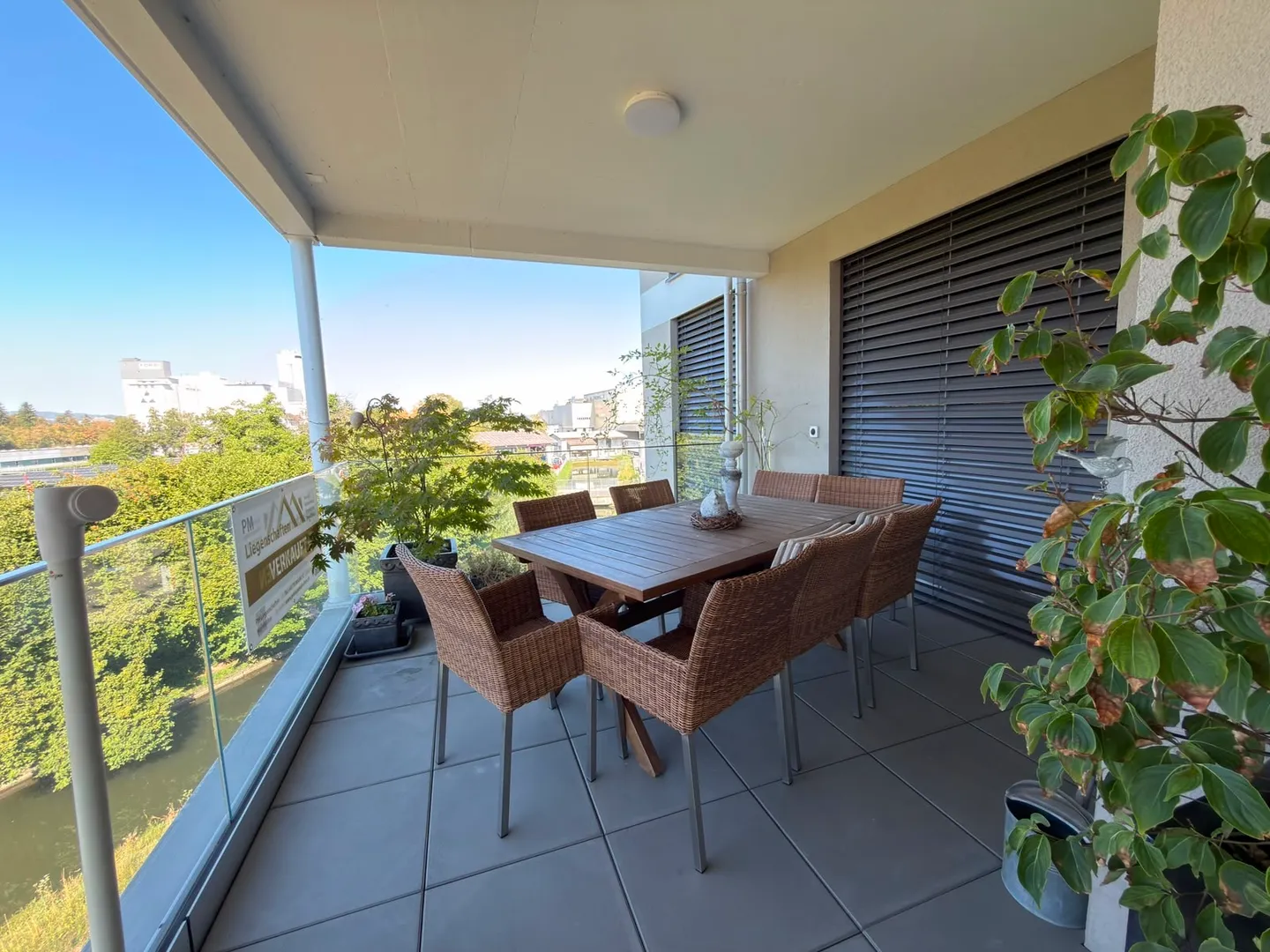 Appartamento moderno con balcone - Foto 7 di 9