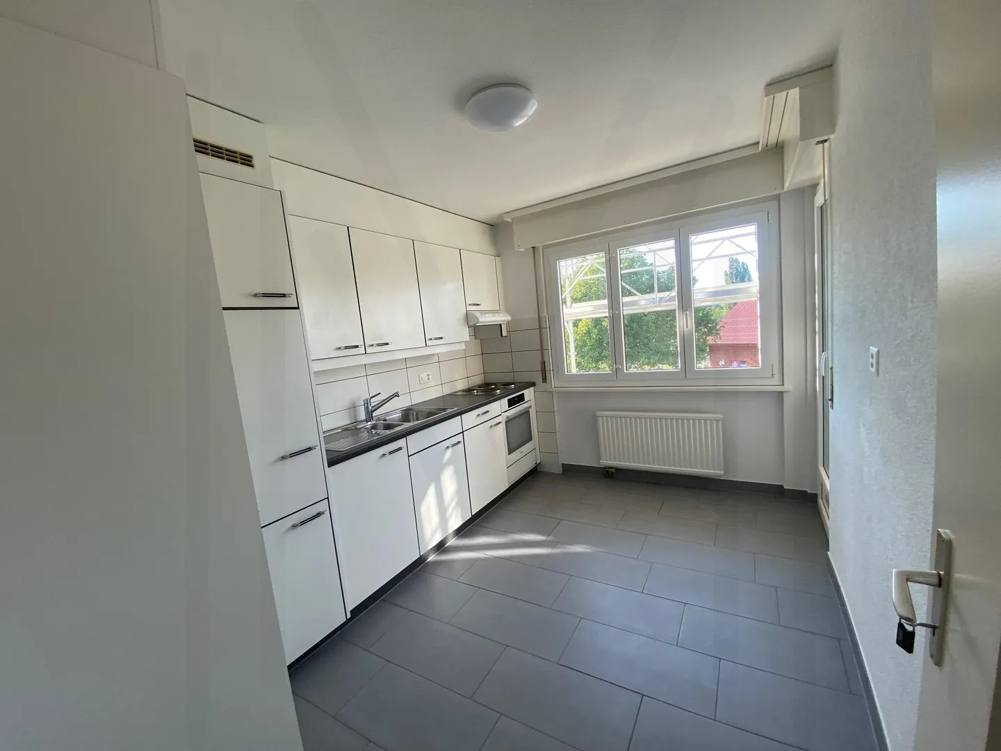 Opportunité d'investissement idéale, appartement de 3,5 pièces au 1er étage - Photo 3 sur 11