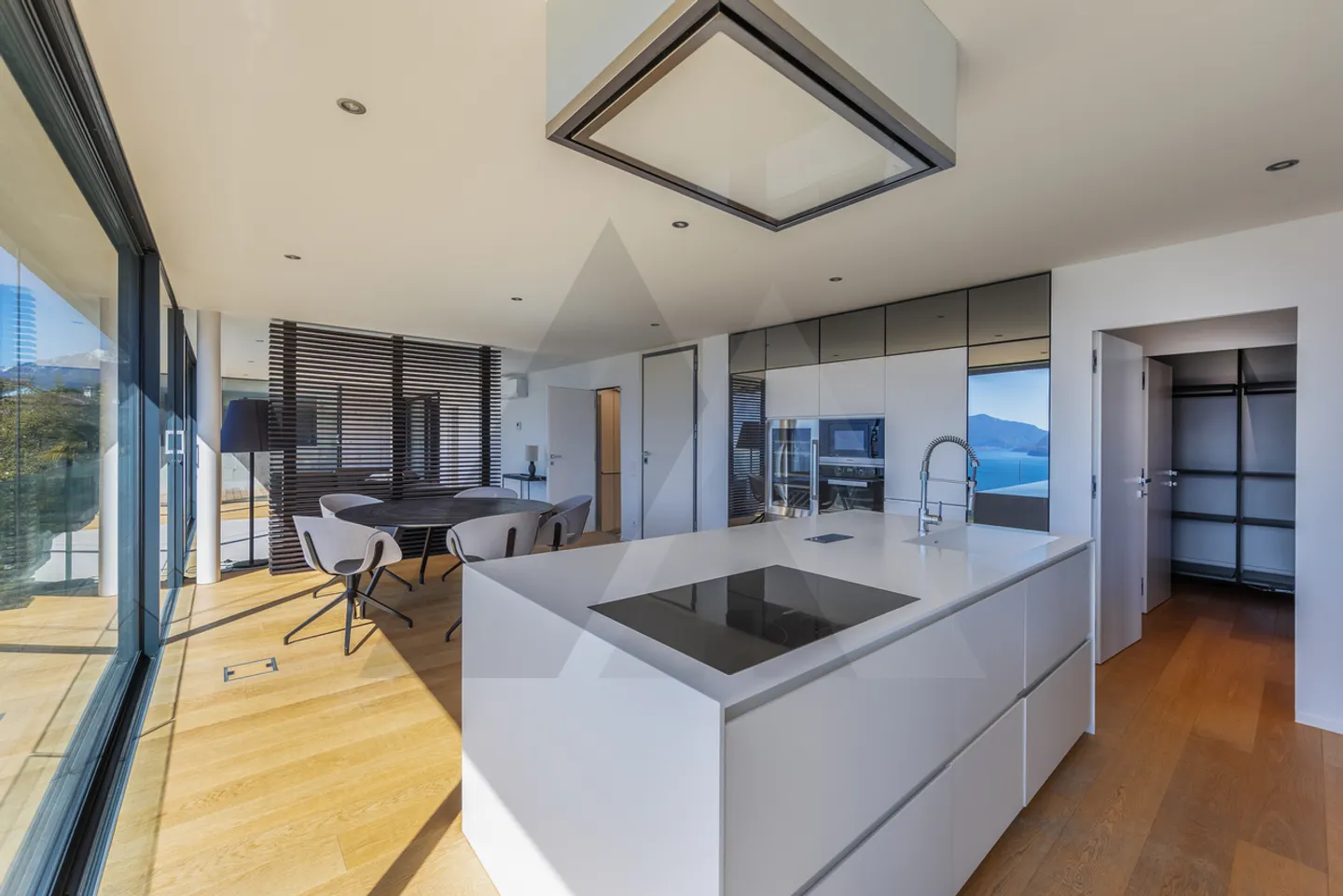 Appartamento di Lusso con Vista Lago - Foto 7 di 14