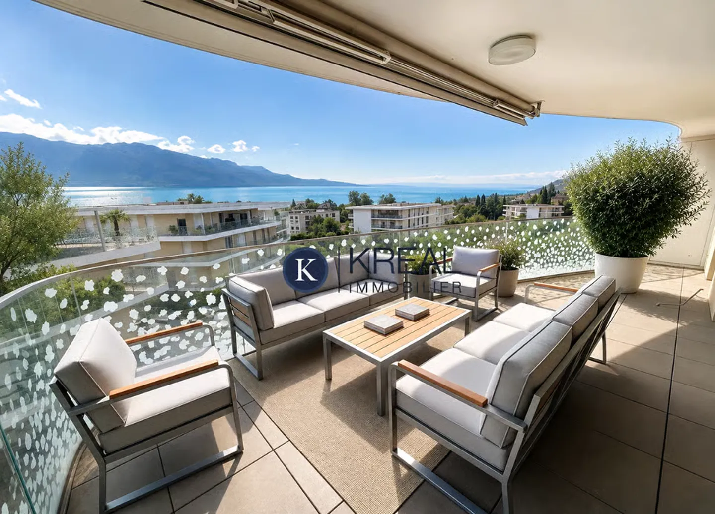 4.5 camere luminose con vista lago - Foto 1 di 13