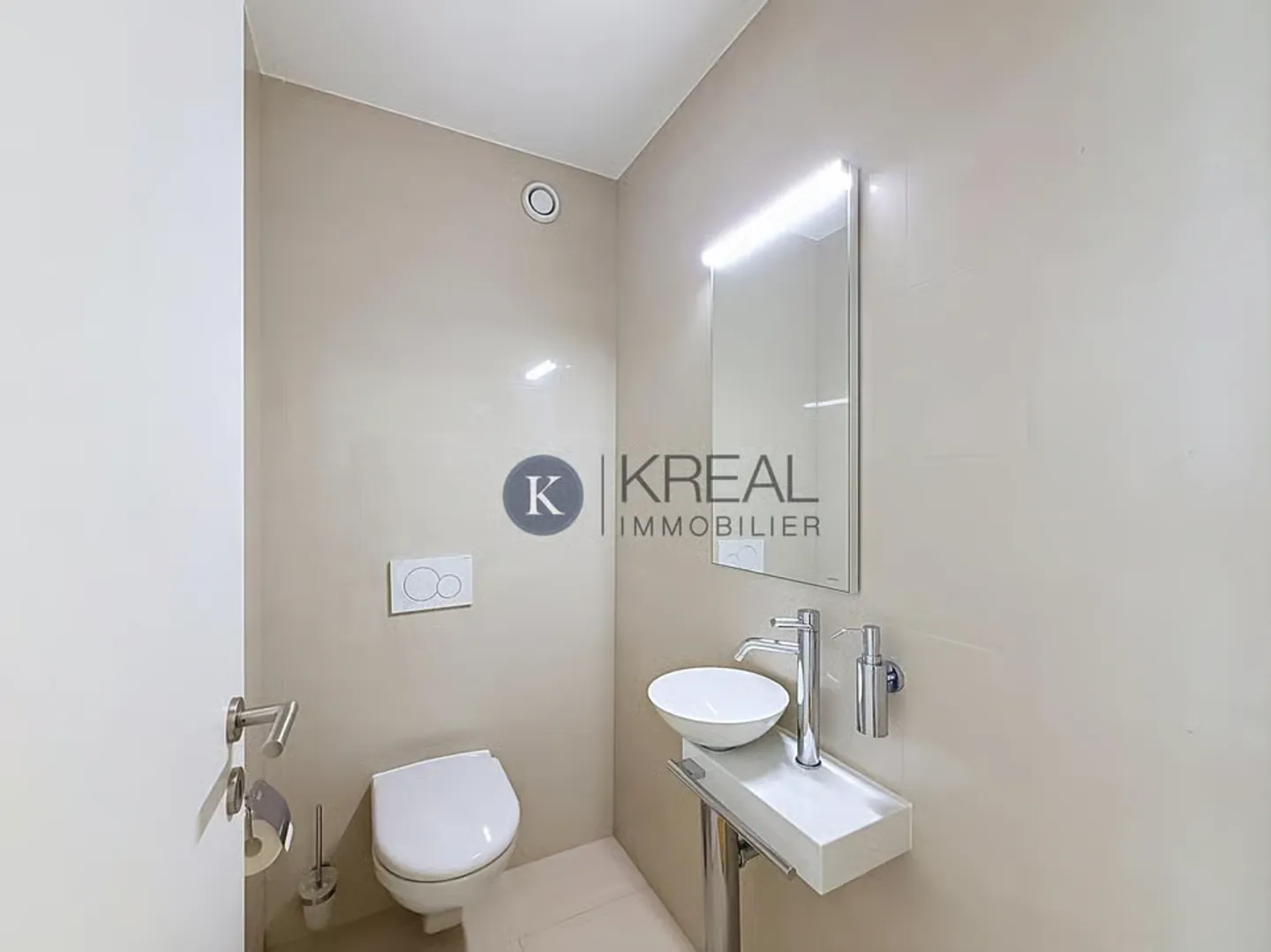 4.5 camere luminose con vista lago - Foto 5 di 13