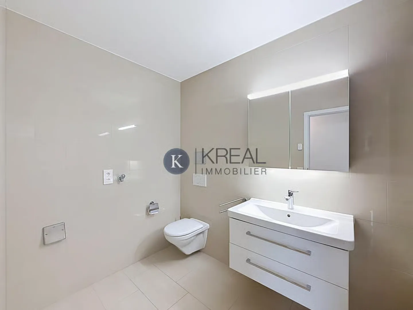 4.5 camere luminose con vista lago - Foto 11 di 13