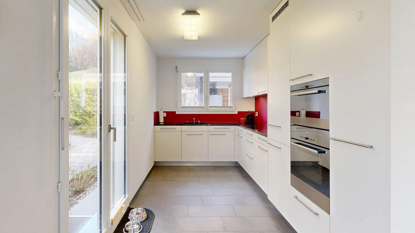 Maison d'angle de 5,5 pièces avec salle de loisirs et deux places de stationnement - Photo 8 sur 21