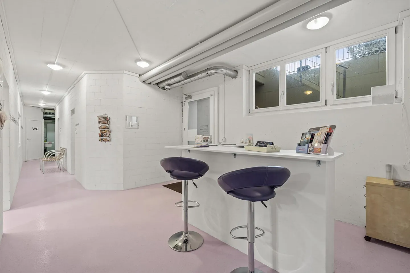 "Mirror, mirror on the wall 167 m² great commercial space" - Photo 2 of 5