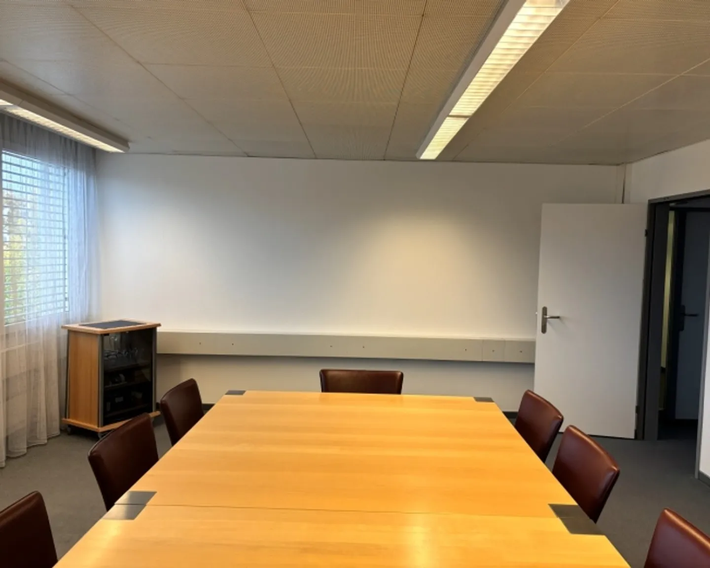 Office space for rent - Photo 5 of 7