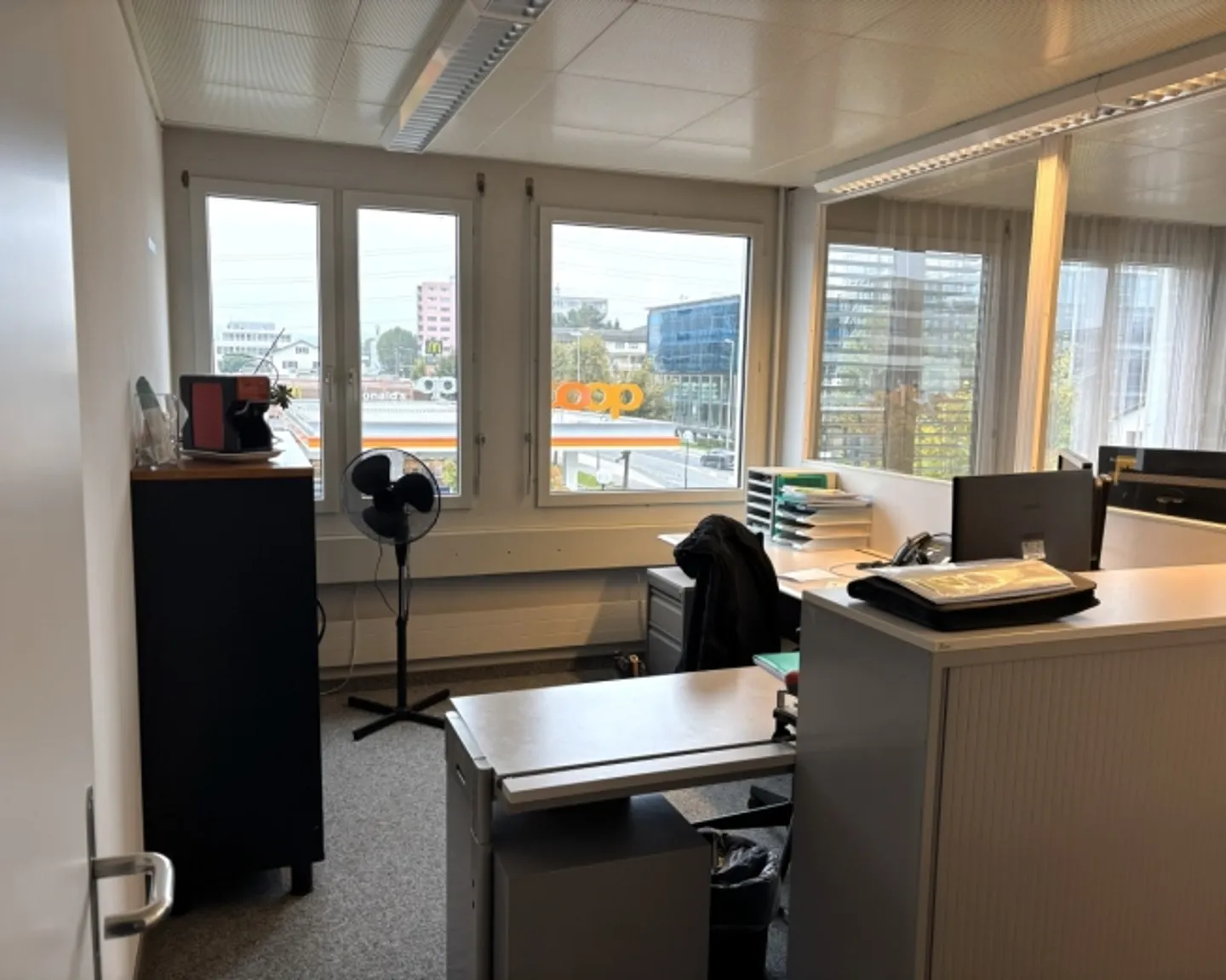 Office space for rent - Photo 6 of 7