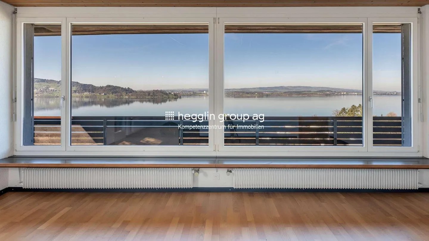 Stunning Detached House with Lake View - Photo 1 of 12