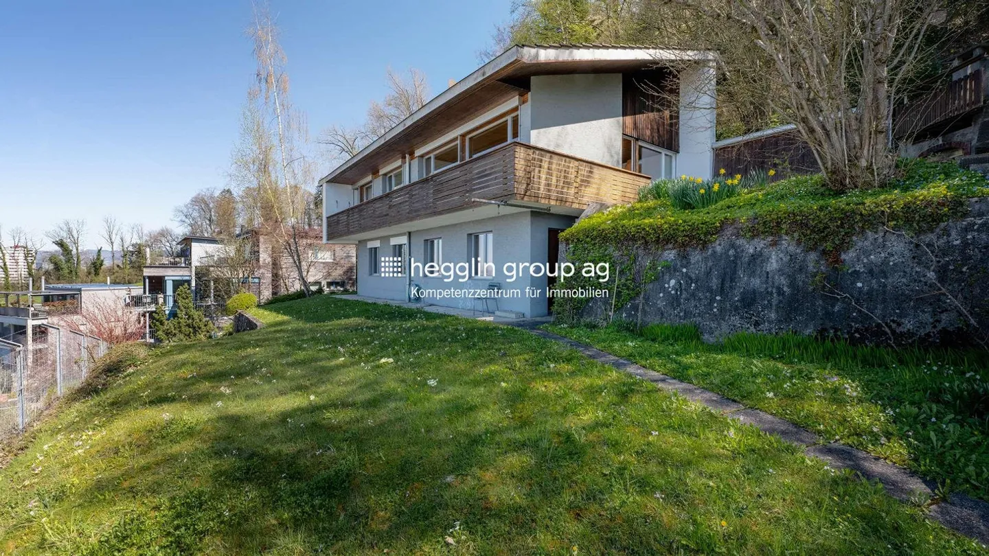 Stunning Detached House with Lake View - Photo 11 of 12