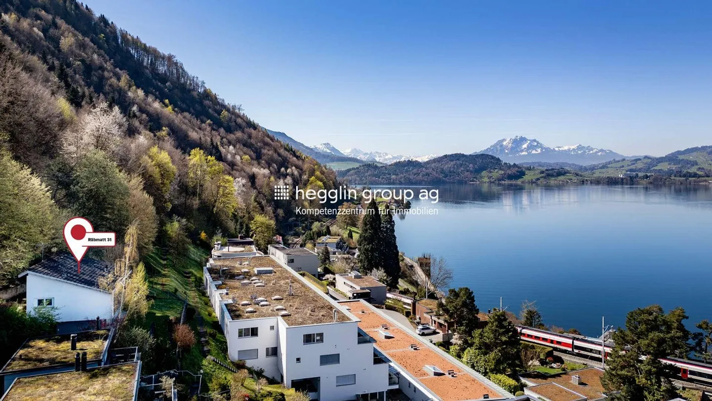 Stunning Detached House with Lake View - Photo 12 of 12