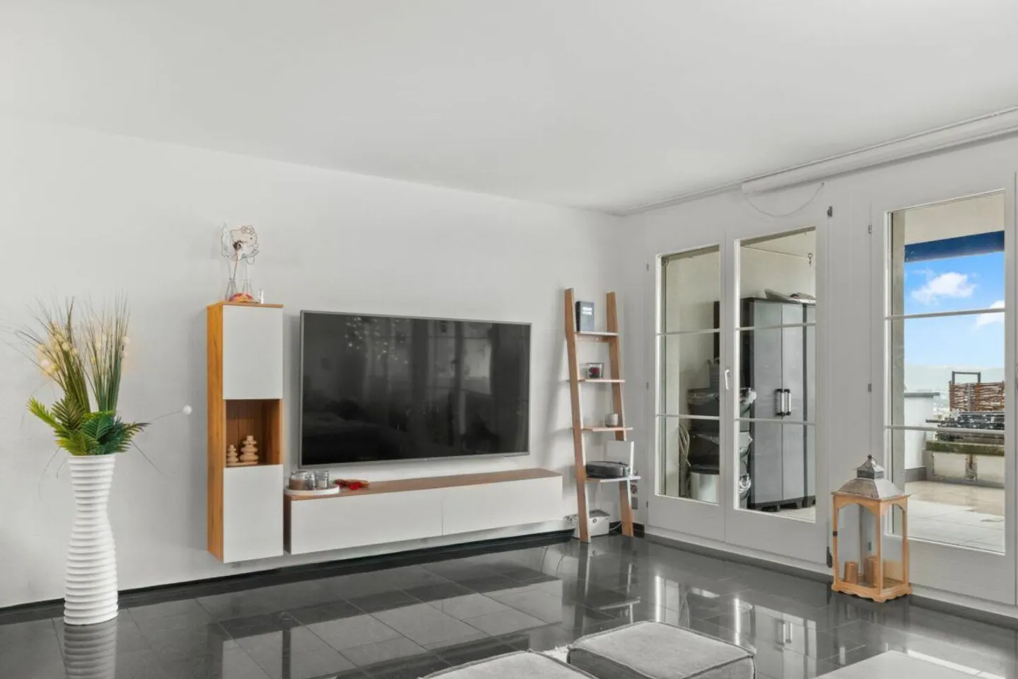 Stilvolle Maisonette mit Terrasse - Foto 2 von 14