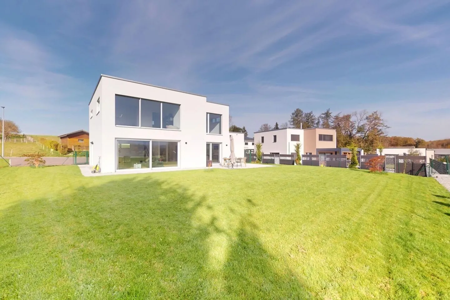 Villa for sale - Photo 2 of 13