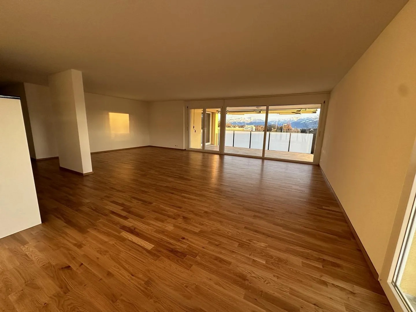 Appartement lumineux de 5.5 pièces à louer dans l'Oberland - Photo 4 sur 13