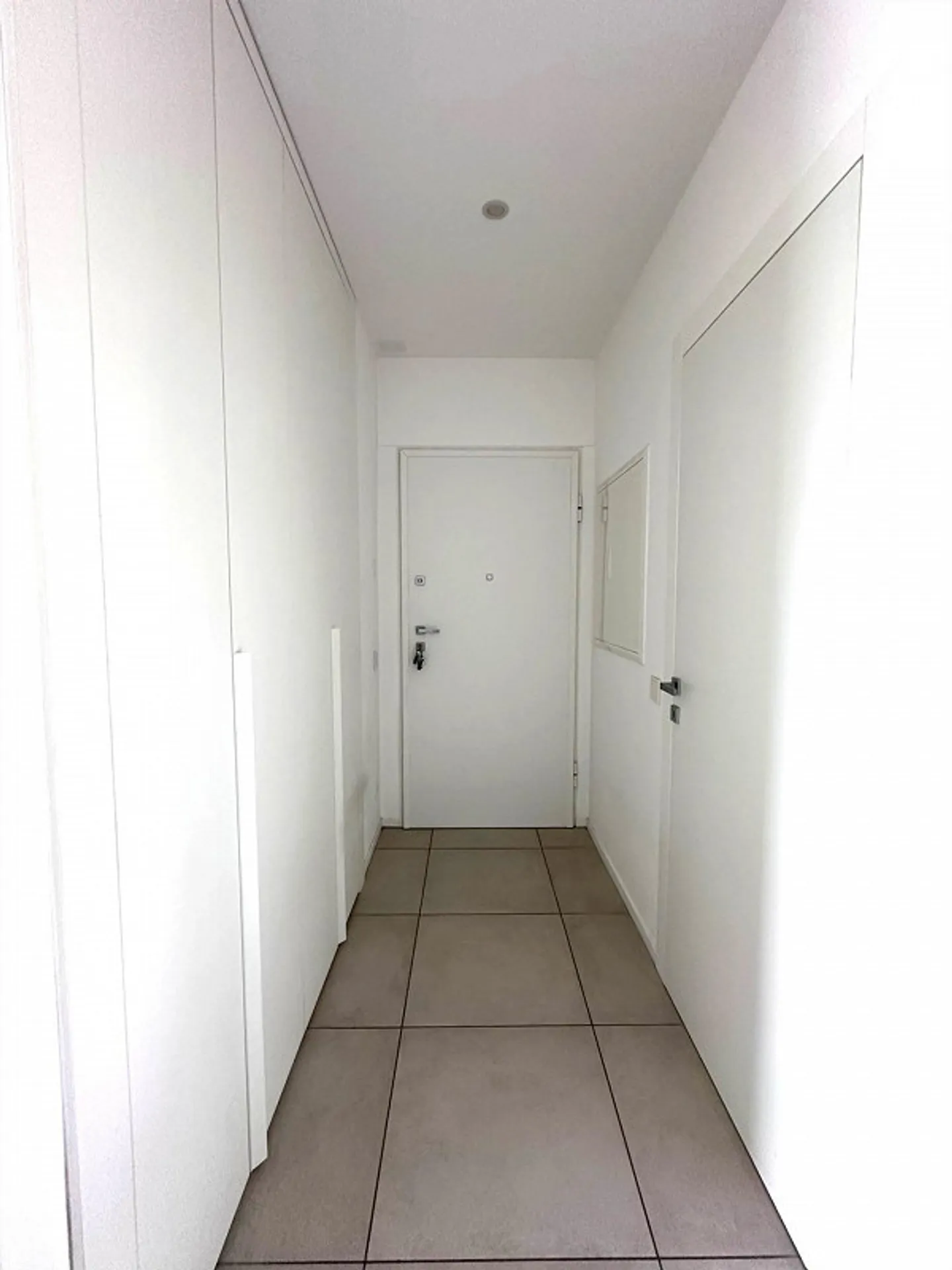 Große 4.5-Zimmer-Wohnung im 2. und letzten Stock in Camorino - Foto 2 von 13