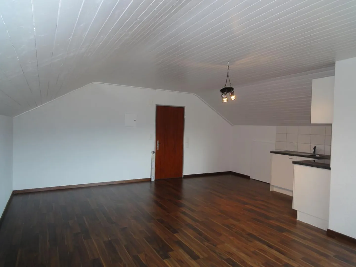 STUDIO NEL CUORE DI AESCH - Foto 3 di 5