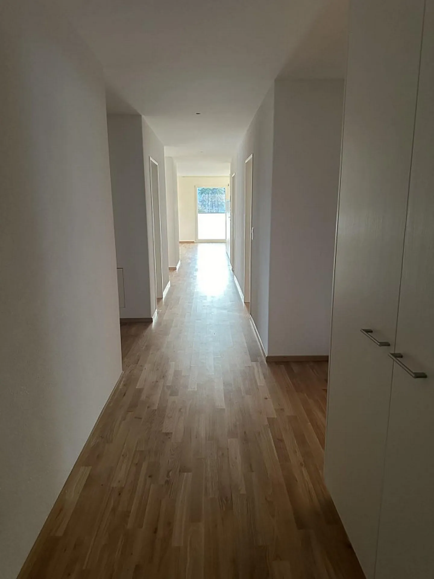 Appartement lumineux de 5.5 pièces à louer dans l'Oberland - Photo 8 sur 13