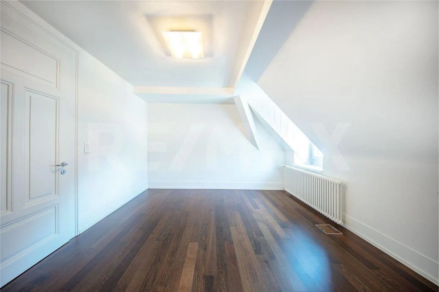 Charming 3.5-Room Attic Apartment (No Subletting Possible) - Photo 7 of 13