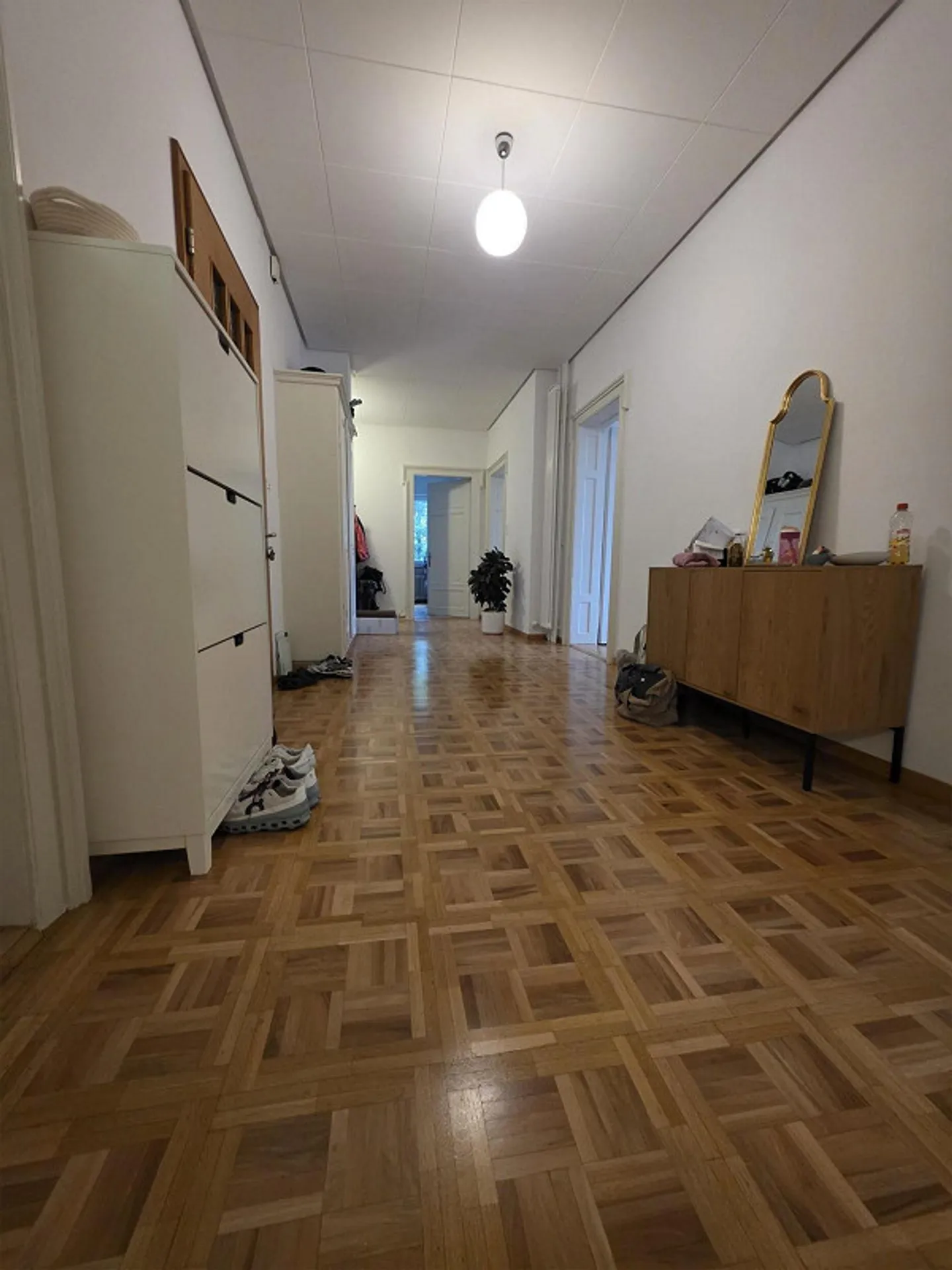 Spacious 5.5-room ground floor apartment with 120 m² terrace - Photo 9 of 9