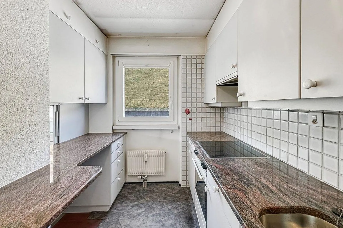 Space for Ideas - 4½-Room Apartment for Individual Redesign - Photo 7 of 13