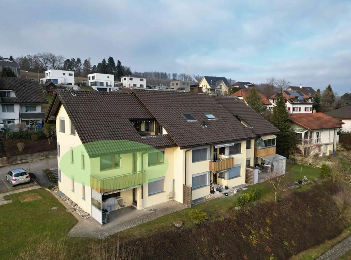 Appartamento luminoso e ristrutturato di 4,5 locali con garage singolo e vista - Foto 1 di 9