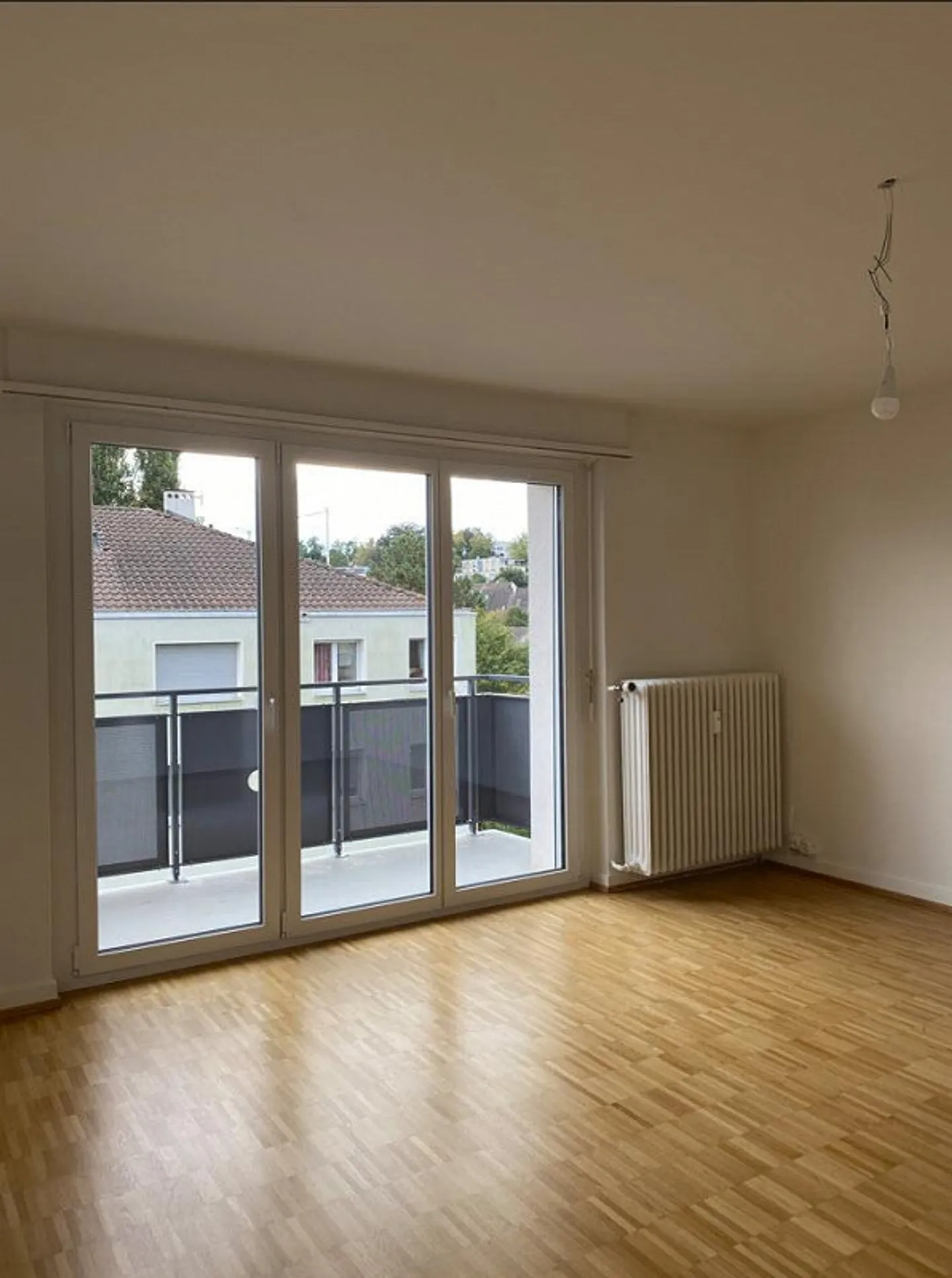 Moderne Wohnung mit Balkon - Foto 6 von 8