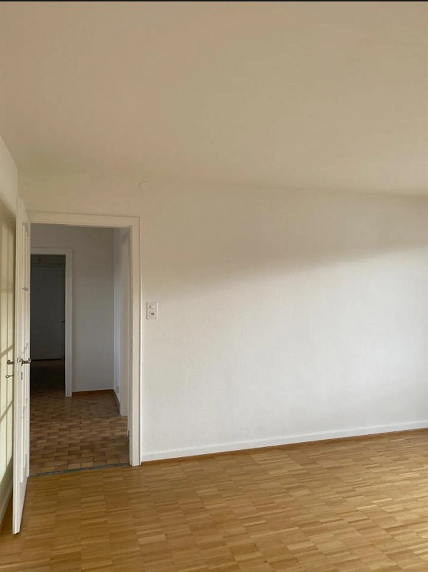 Moderne Wohnung mit Balkon - Foto 7 von 8