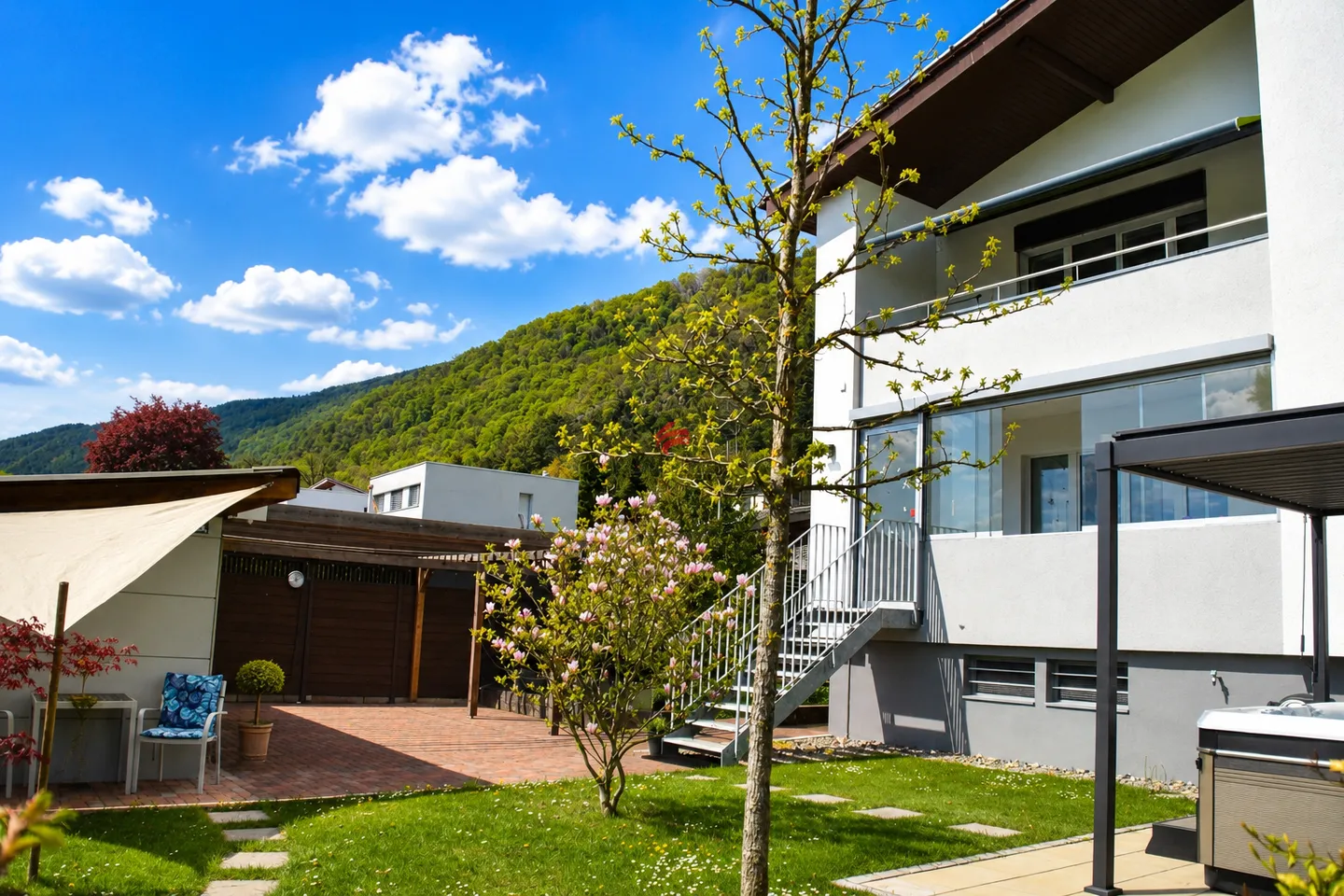 Duplex moderno con oasi di giardino - Foto 3 di 11