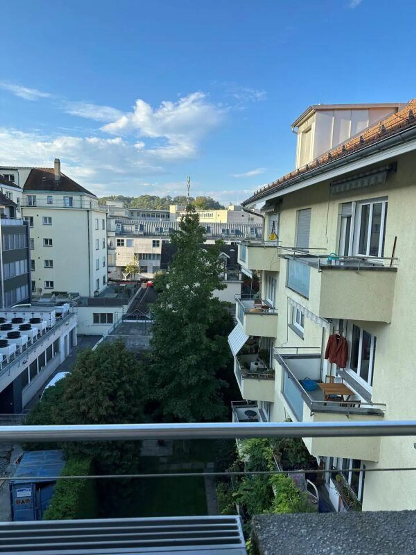 Appartement 4 pièces dans un emplacement central - Photo 1 sur 4