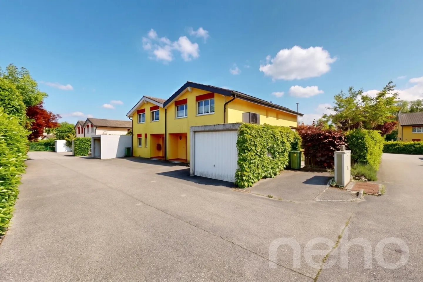 Bright family house in a sought-after residential area - Photo 3 of 12