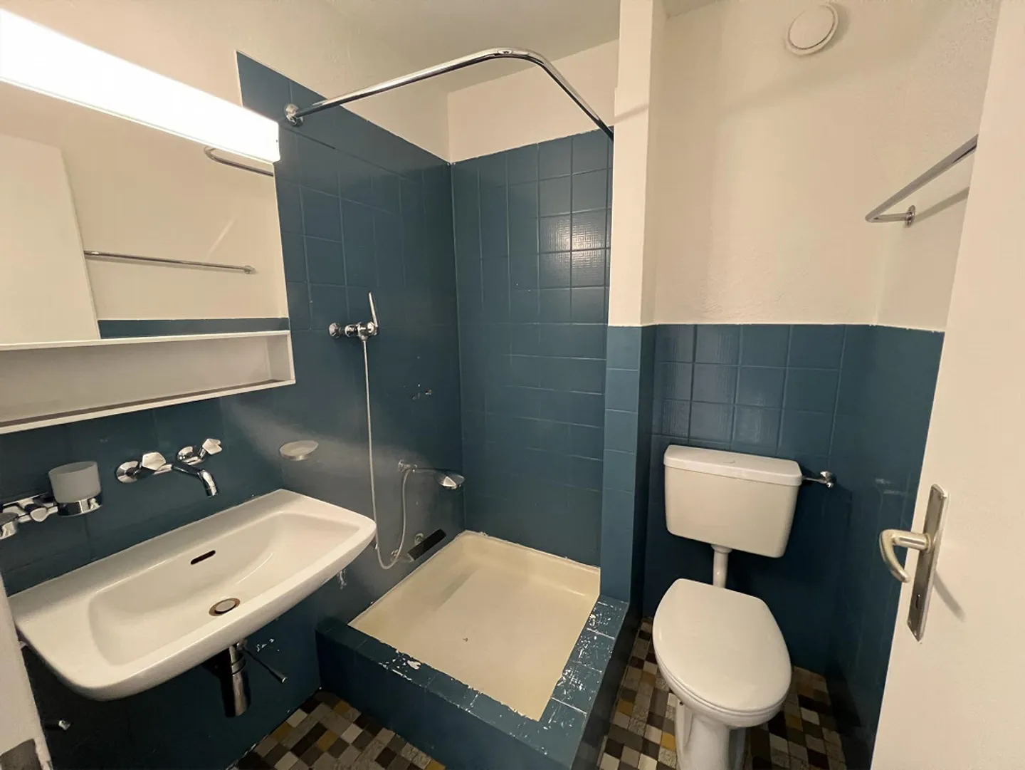 Camera singola senza cucina in una posizione molto centrale - Foto 4 di 5